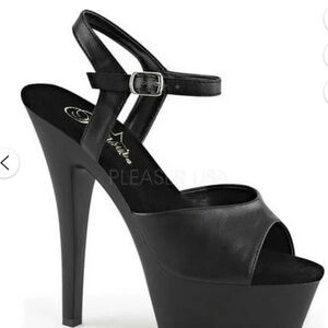 Black Peep Toe Pleaser's